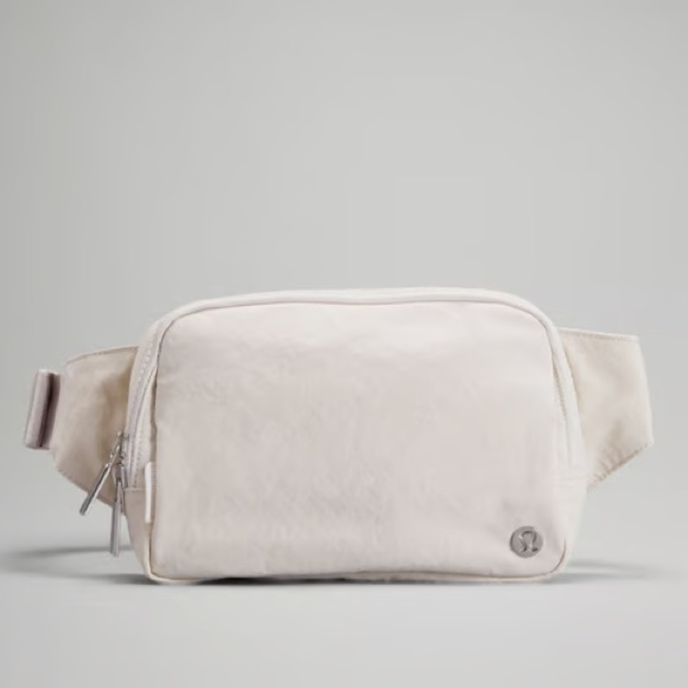 NWT Everywhere Belt Bag Large 2L WHITE OPAL
